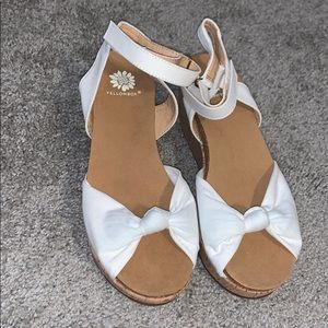 White bow wedges